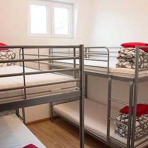 Habitación para Hombres Compartida